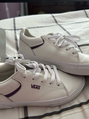 Vans White Low-Top Sneakers with Purple Detail